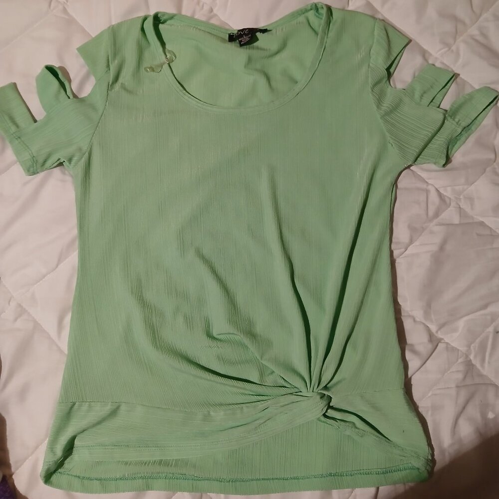 Juniors top
